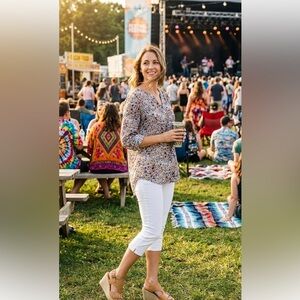 Jane and Delaney Floral V-Neck Hi-Low Roll Tab Sleeve Top - Size Med